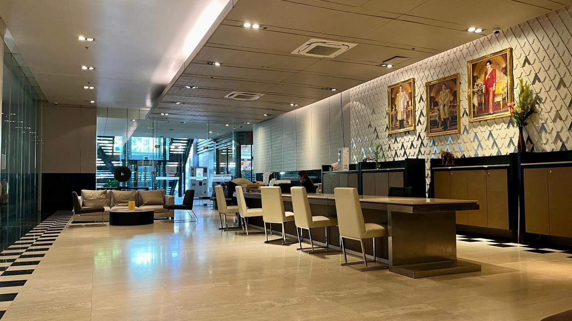 Apartment Cozy Walk To Bts Free Wi-fi Great Location Bangkok