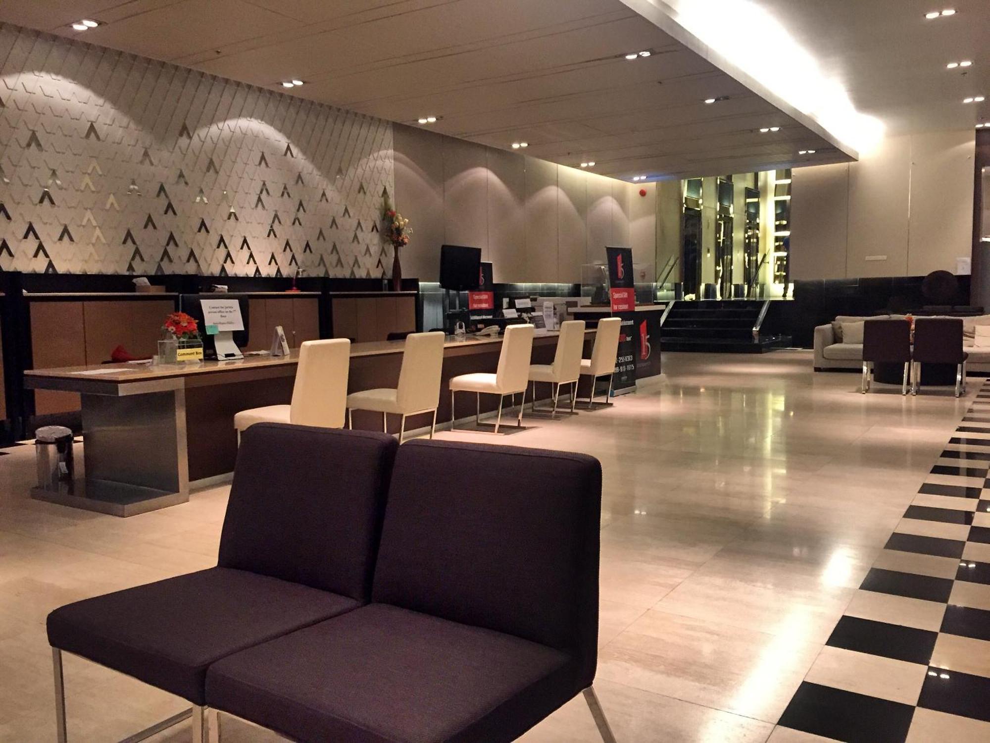 Cozy Walk To Bts Free Wi-fi Great Location Apartment *
