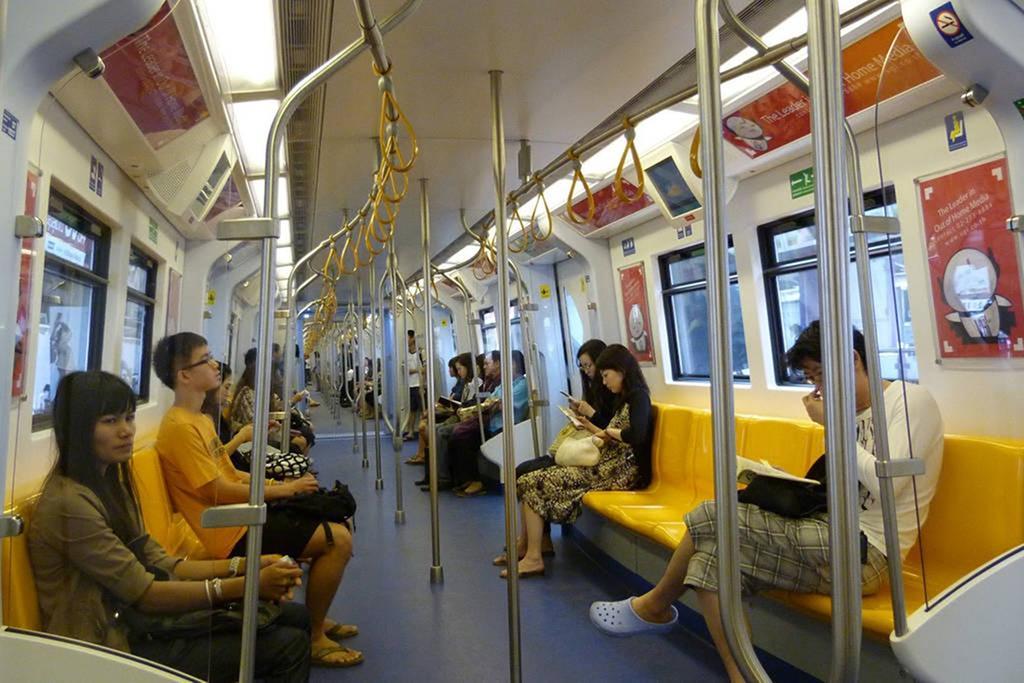 Apartment Cozy Walk To Bts Free Wi-fi Great Location Bangkok