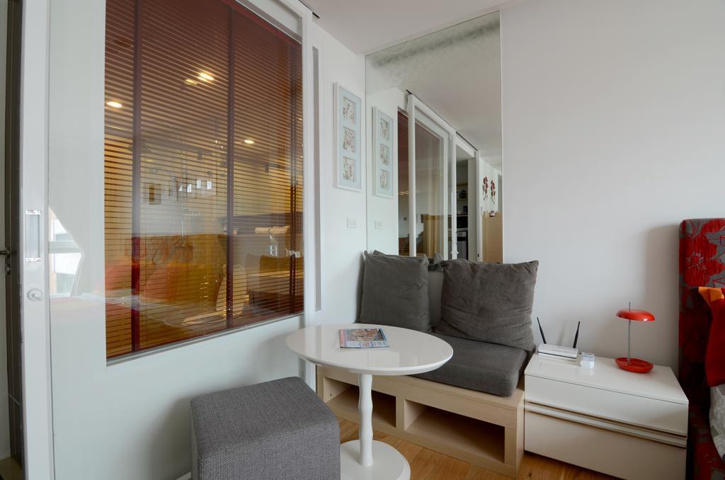 Cozy Walk To Bts Free Wi-fi Great Location Apartment Bangkok