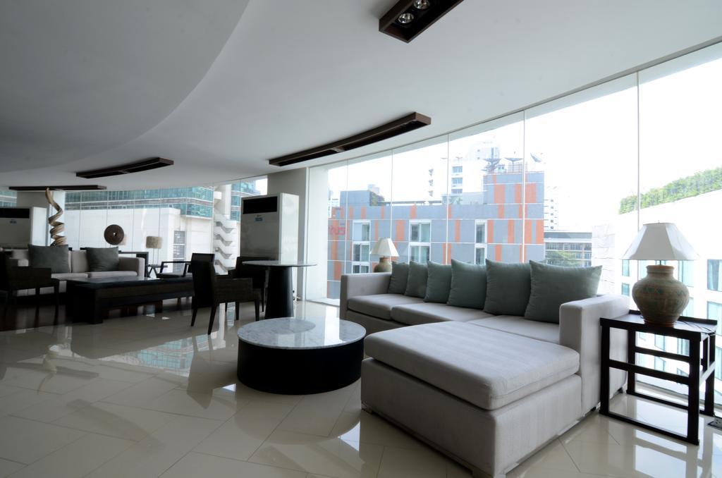 Cozy Walk To Bts Free Wi-fi Great Location *